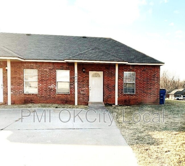 Photo - 1023 Shady Creek Cir