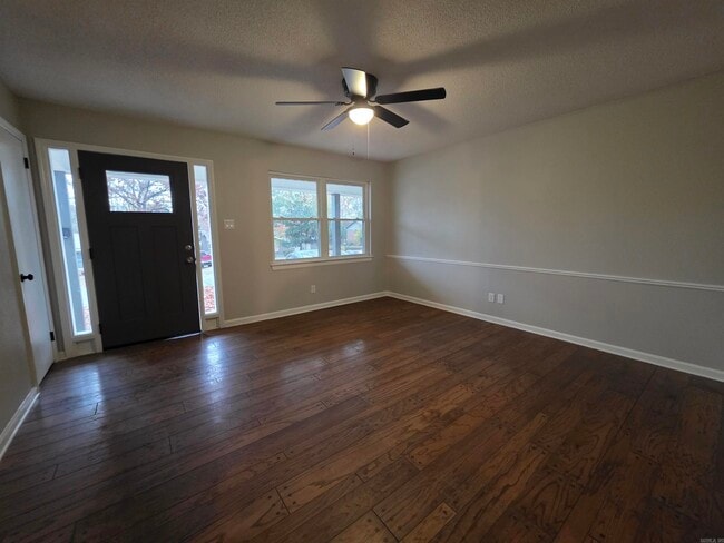 Photo - 109 S Longfield Ave