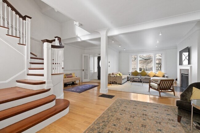 Photo - 15 Regent Cir Unit 1