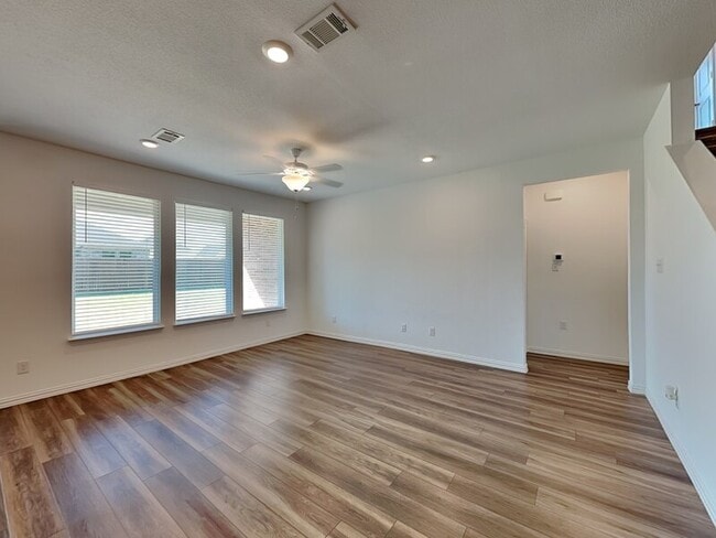 Photo - 1509 Gentle Crk Ln