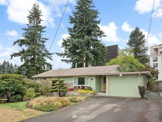 Building Photo - Charming 3-Bedroom Home with Fresh Updates