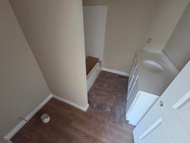 810 W North St