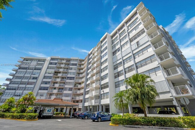 Photo - 1300 NE Miami Gardens Dr Unit 621E