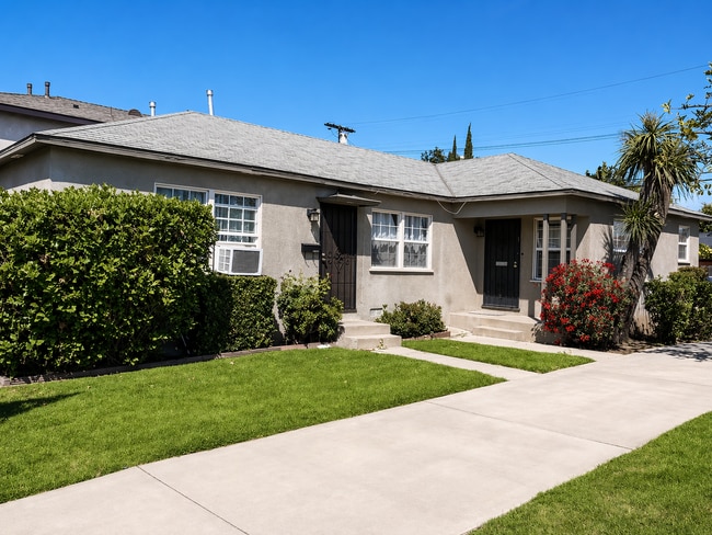 Building Photo - Modern 2-Bedroom Apartment in Prime West LA Location Unit 11323