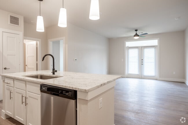 2BR, 2BA - 1064SF