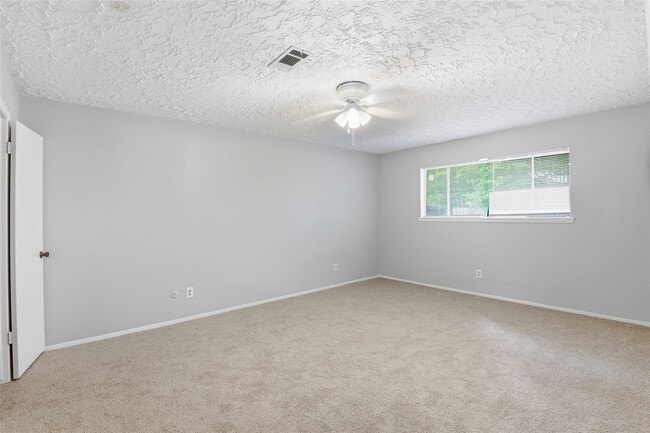 Photo - 6015 Knotty Post Ln