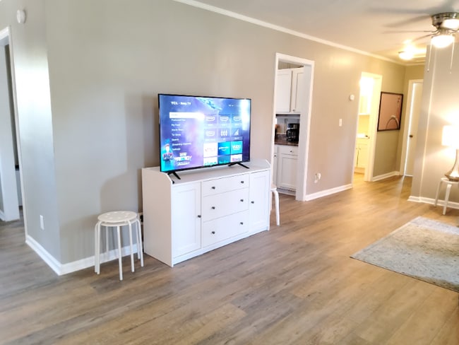 Photo - 308 Taylor St