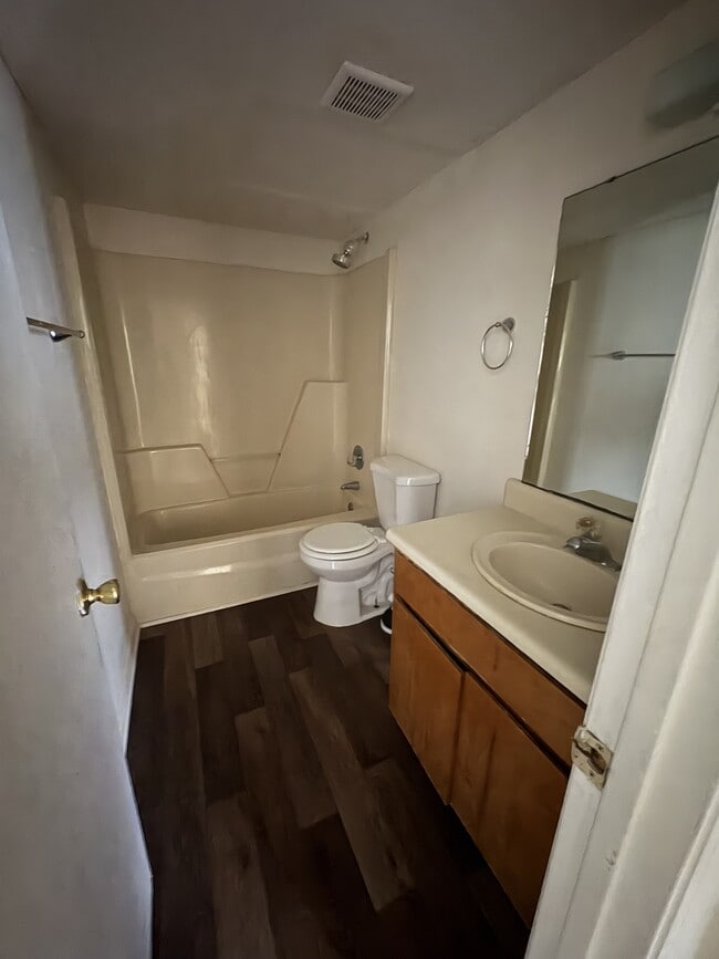 Photo - 1469 Green St