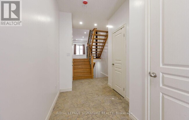 Photo - 96 Highgate Dr