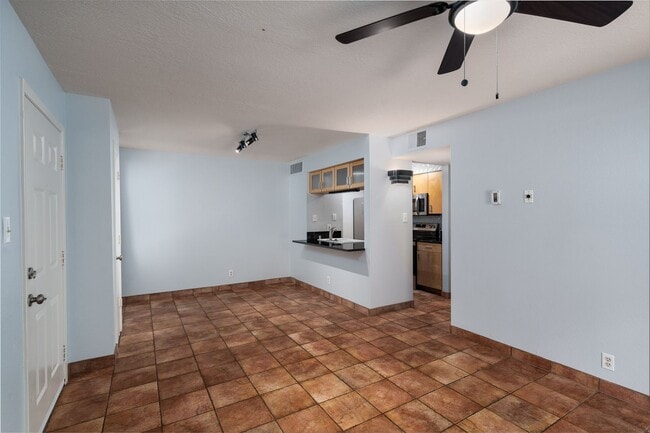 Building Photo - 941 Calle Mejia Rental