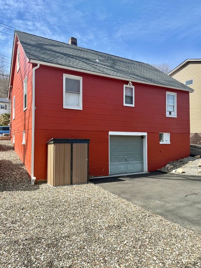 Photo - For Rent –Beautiful Home Minutes from West Point and Roe Park