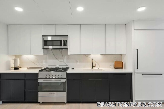 Photo - 50 Leo M Birmingham Pkwy Unidad 607