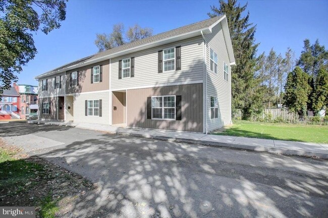 Photo - 24 W Dahlgren St