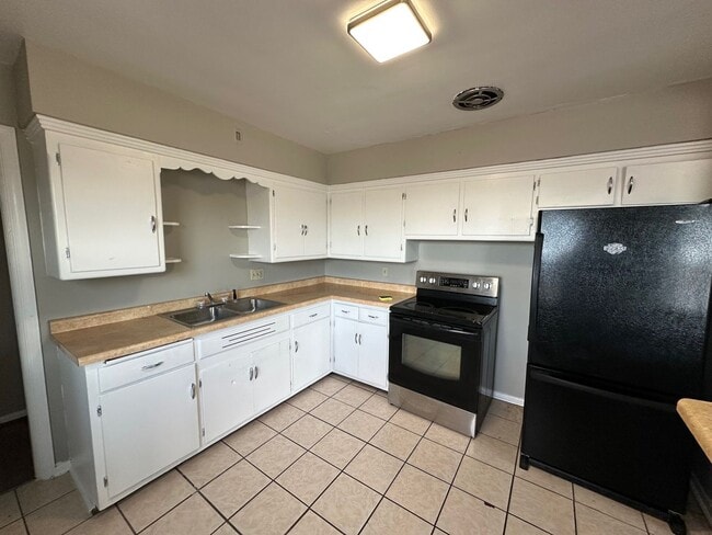 Photo - 7105 W Capitol Dr Unit 2