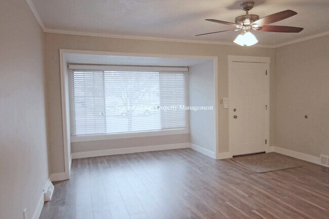 2 bed, 1 bath upper unit