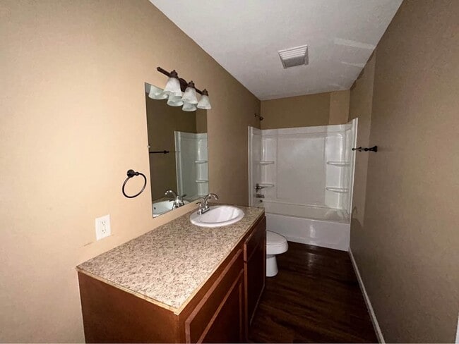 Photo - 821 Lebleu Rd