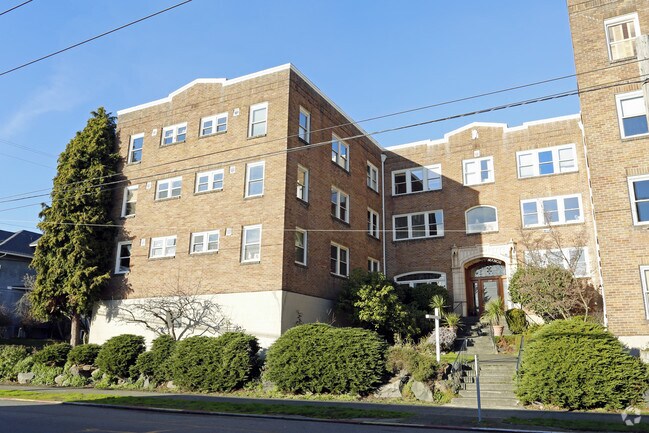 Photo - Olympus Manor