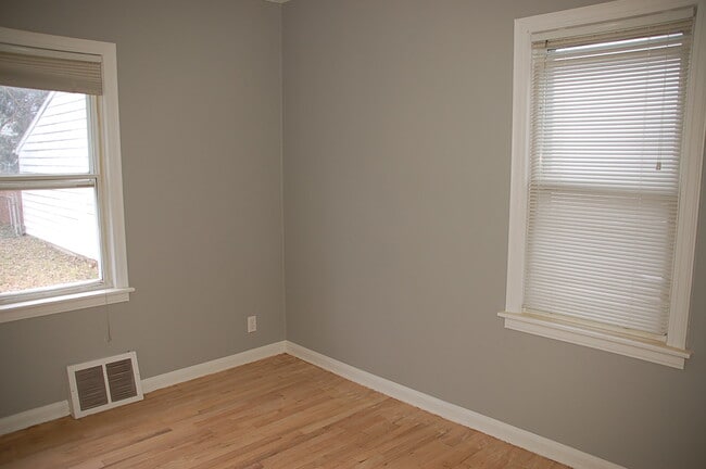 Photo - 3517 Herrick St