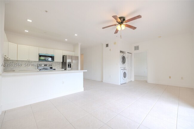 Building Photo - 17350 NW 67th Ave Unit 301