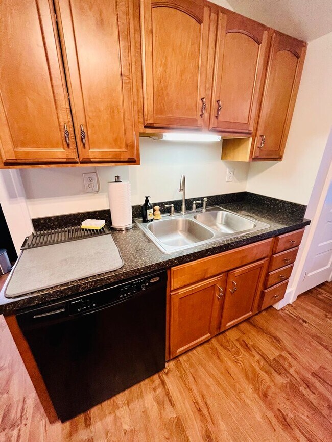 Photo - Fairfax Avenue Unidad Bird’s Nest