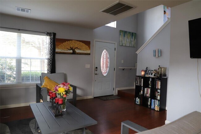 Photo - 925 Melted Candle Cove