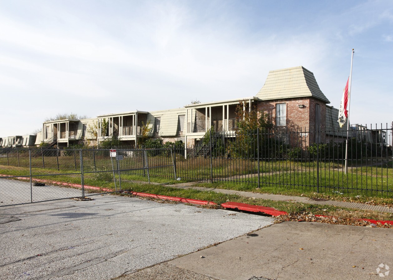 Photo - Crestmont West Apartments