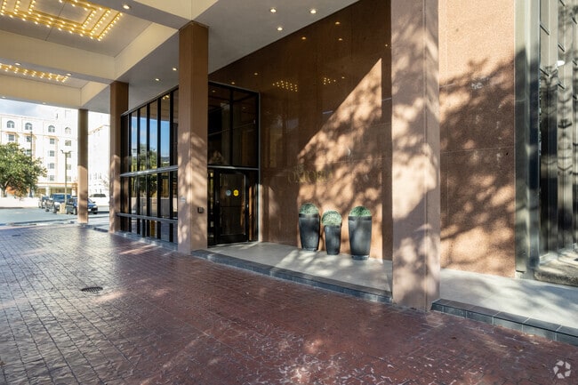 Photo - Oxford Condominium