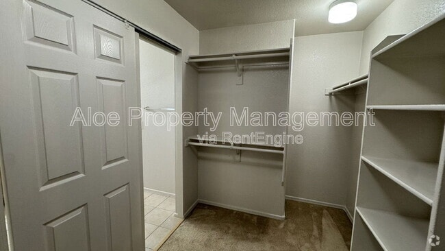 Building Photo - 491 W Ebony Way Rental