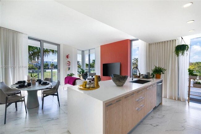 Photo - 2000 Metropica Wy Unit 203