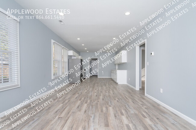 Photo - 206 Boundary Dr