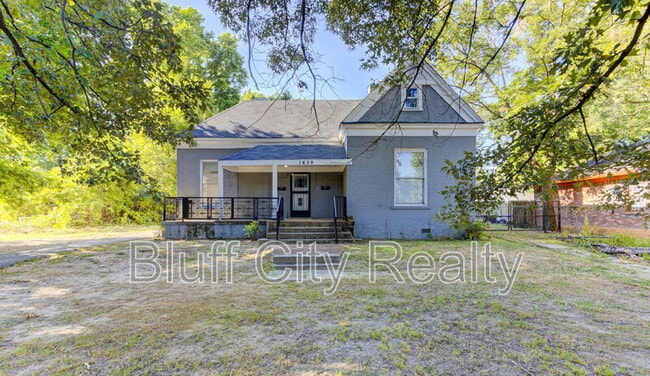 Photo - 1639 Southern Ave