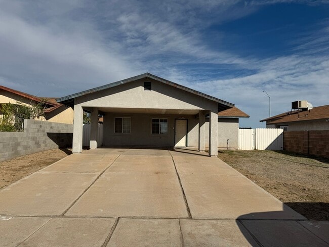 Building Photo - San Luis 3 Bedroom home with Fenced Lot