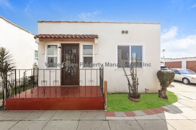 Building Photo - 740 E La Habra Blvd Unit 6