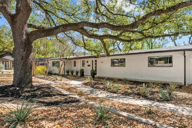 Building Photo - 2607 Pembrook Trail