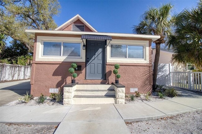 Photo - 675 16th Ave S