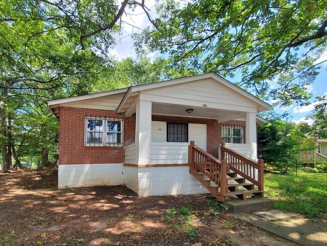 Photo - 65 Meldon Ave SE