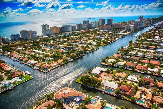 Muy cerca de Fort Lauderdale.