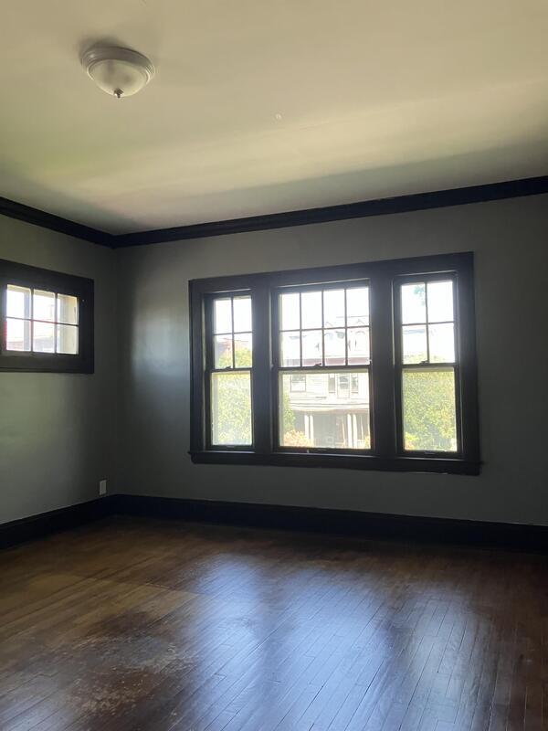 Photo - 1442 W 101st St