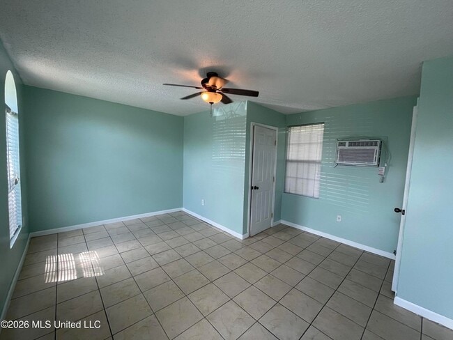 Photo - 1111 Old Brookhaven Rd
