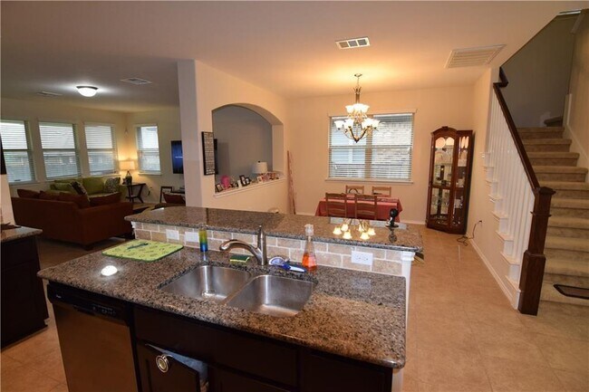 Photo - 325 Banin Malone Ln