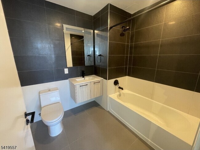 Photo - 258 S Harrison St