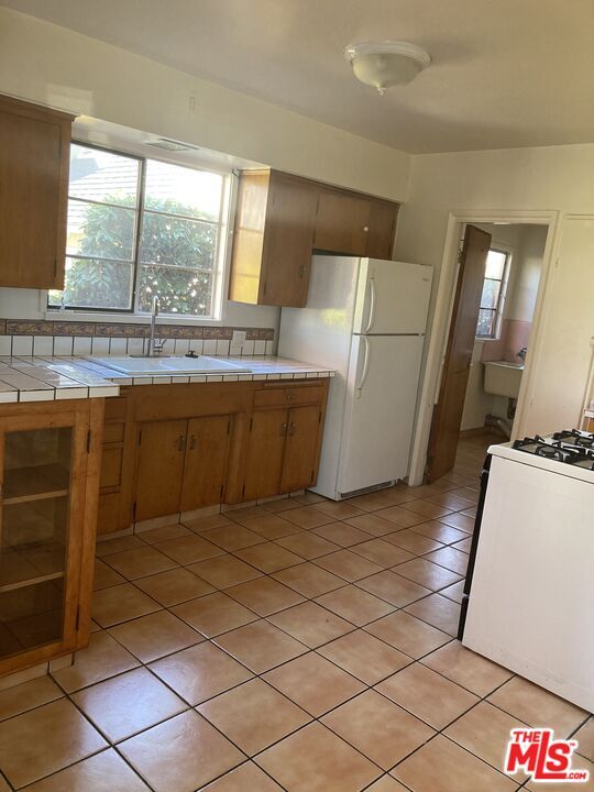 Photo - 1242 S Point View St