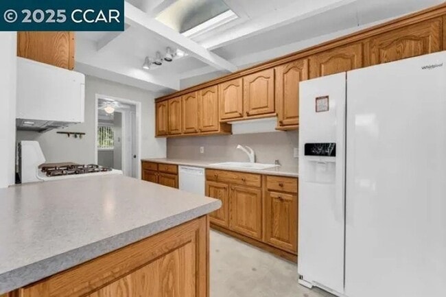 Photo - 104 Los Altos Pl