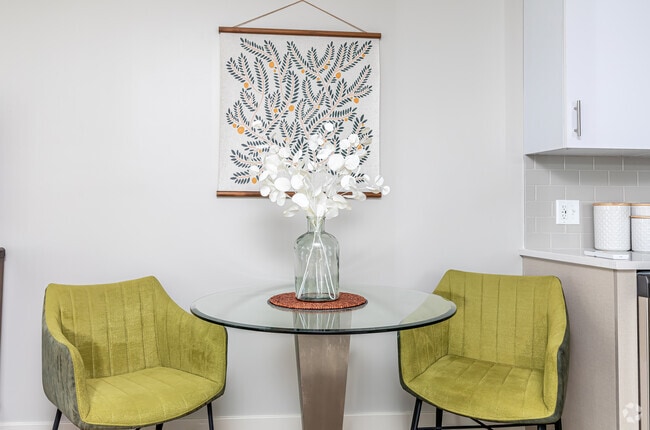 Studio - Dining Area
