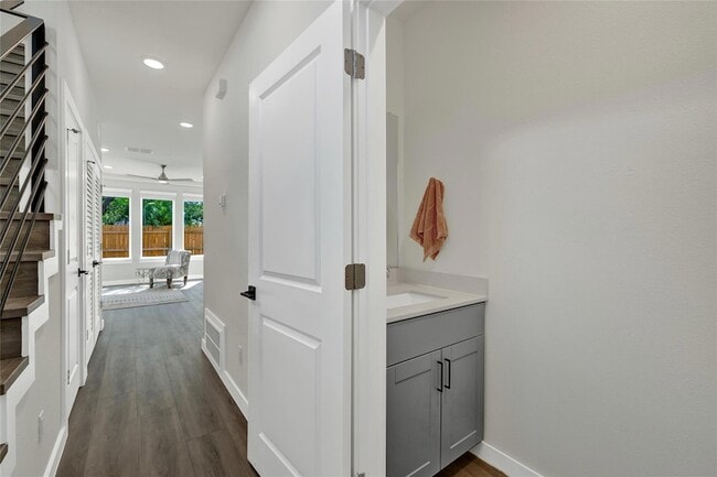 Photo - 104 Creekside Trail