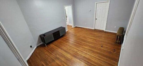 Photo - 376 Ferry St Unidad 1