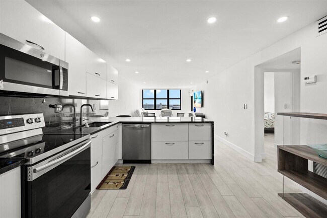 Photo - 1401 N Riverside Dr Unit 1104