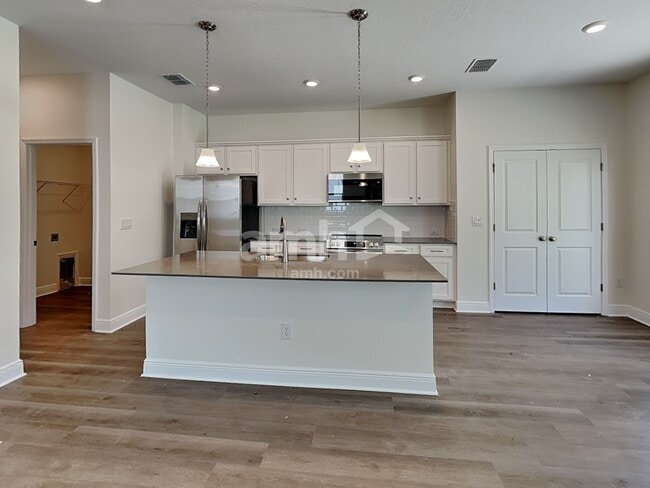 Photo - 27070 St Andrews Ave