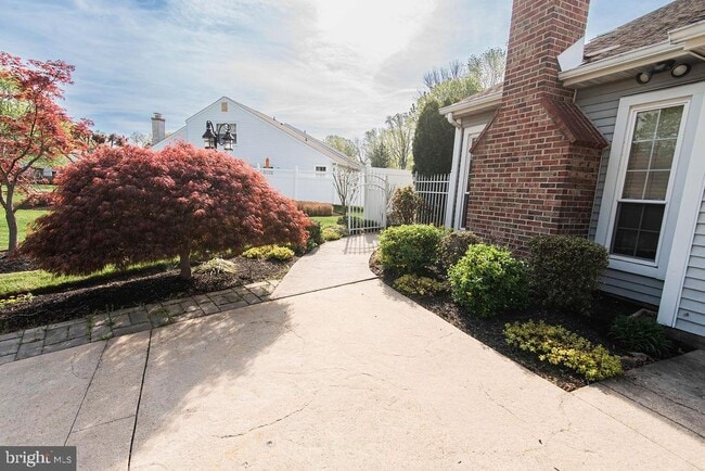 Photo - 239 Oakridge Dr