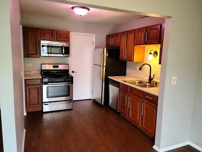 Photo - 221 Hawthorne Ct Unit C1